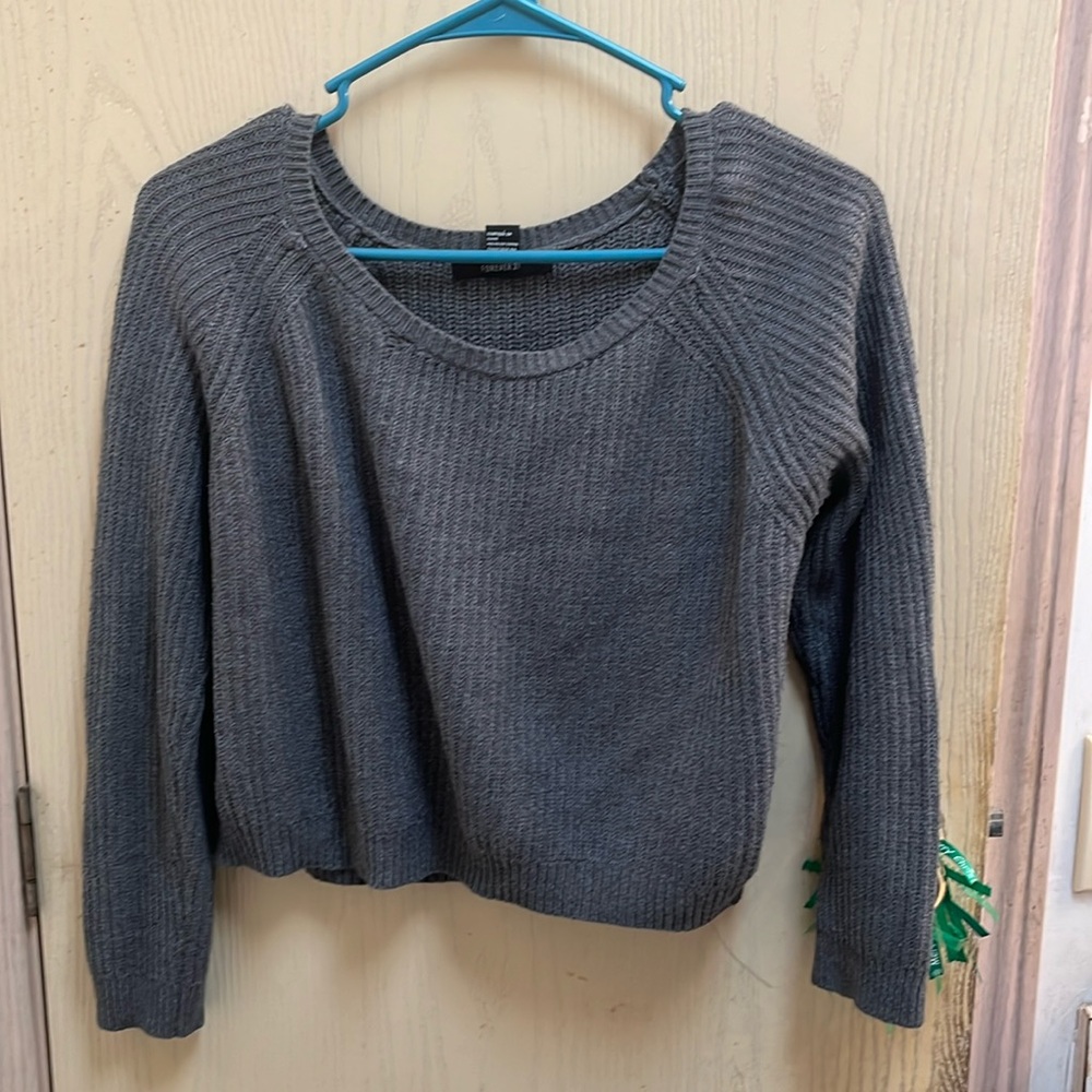 Cropped gray sweater, size Medium
